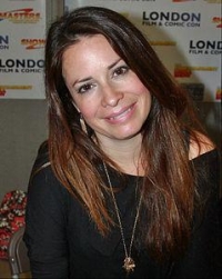 Holly Marie Combs Net Worth 2024, Height, Wiki, Age